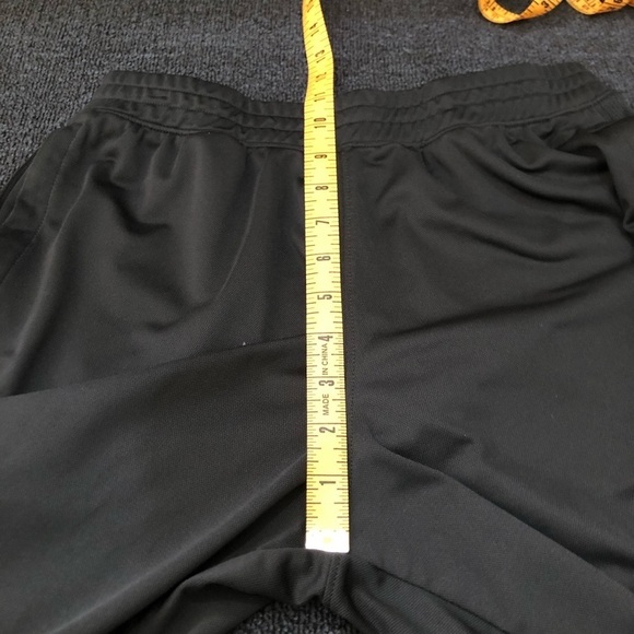 Under Armour Black Joggers Size Medium - Picture 10 of 11
